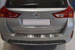Lista na naraznik Avisa Toyota AURIS KOMBI 2012-2015 Avisa Tuning.Cool